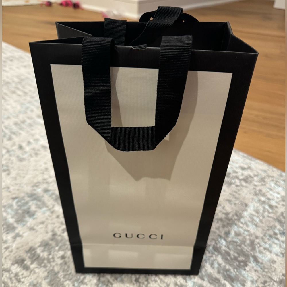 Brand New Gucci Shopping Paper bag